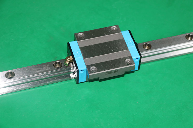 法蘭型直線導軌