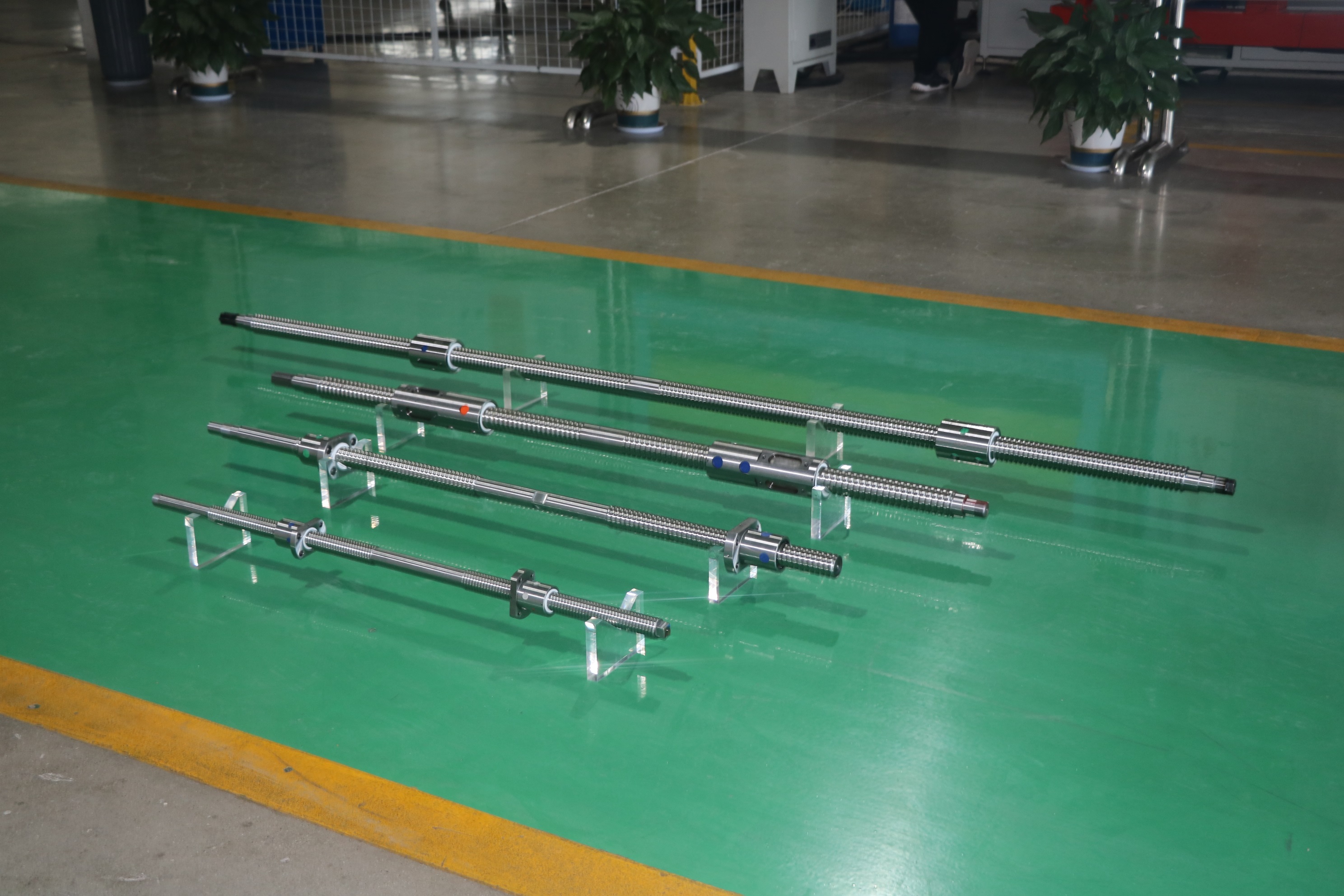 左右旋絲杠對稱